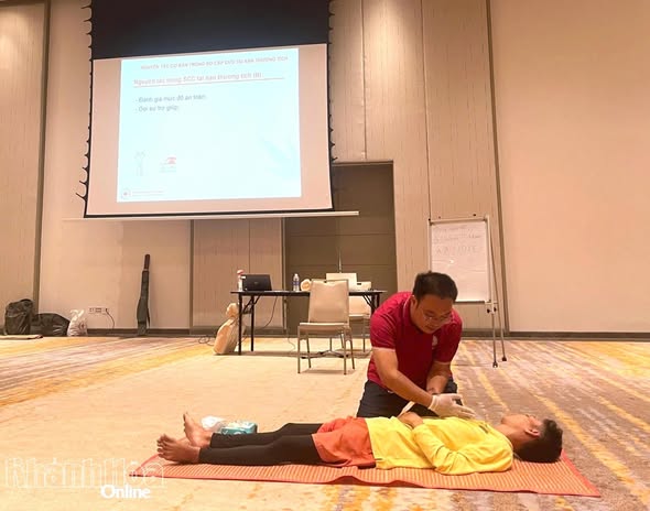 Đào tạo sơ cấp cứu cho cán bộ, nhân viên của doanh nghiệp